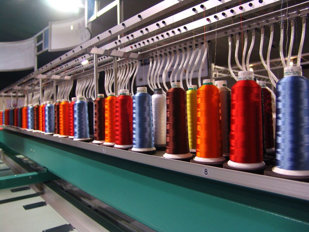 La fabricación de prendas de vestir ocupó hasta junio pasado a 2 mil 539 personas, pero hasta el 2015 llegó a emplear a casi el doble de ese número.