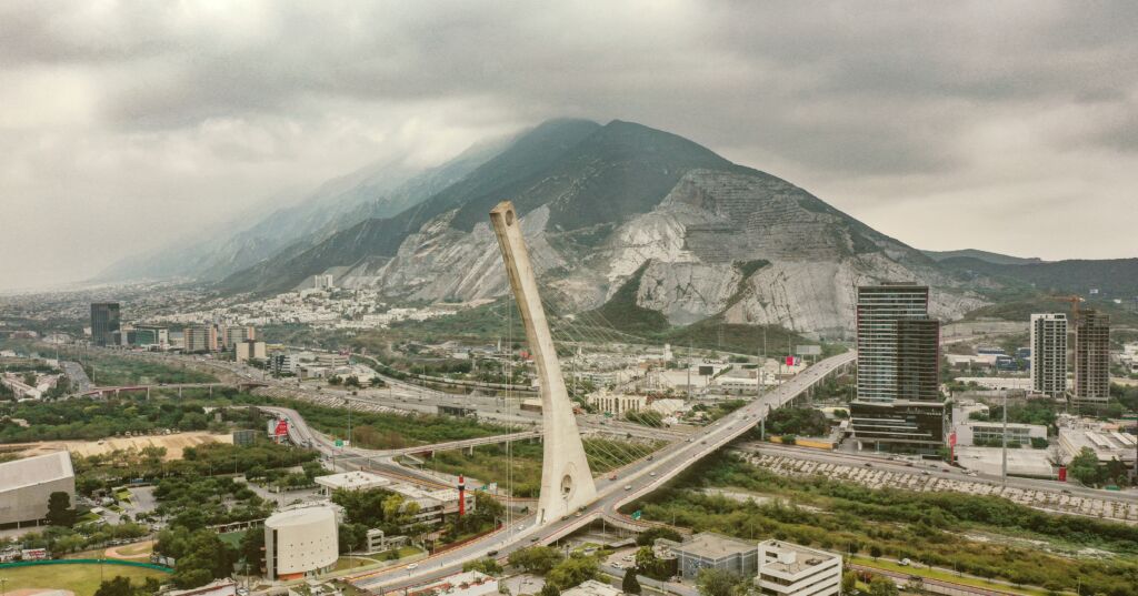 A nivel nacional, los flujos de trabajadores subordinados a un patrón que tuvieron que cambiar su residencia por motivos laborales solo creció 17% en el periodo 2019-2024, indica un análisis que realizó la Confederación Patronal de la República Mexicana (Coparmex) Nuevo León.